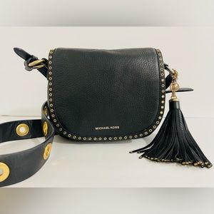 MICHAEL KORS  Brooklyn Saddle Bag in Black Pebble Leather